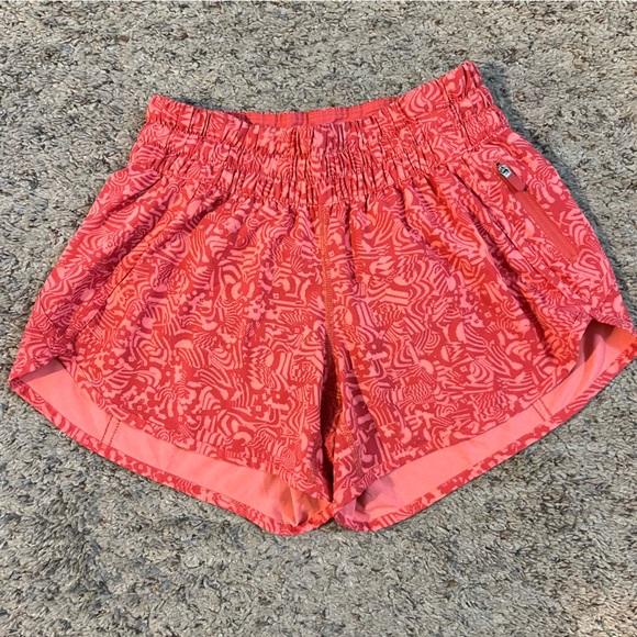 Lululemon Tracker Short RARE 2017 Seawheeze - Chop Chop Grapefruit/Dust Coral 6